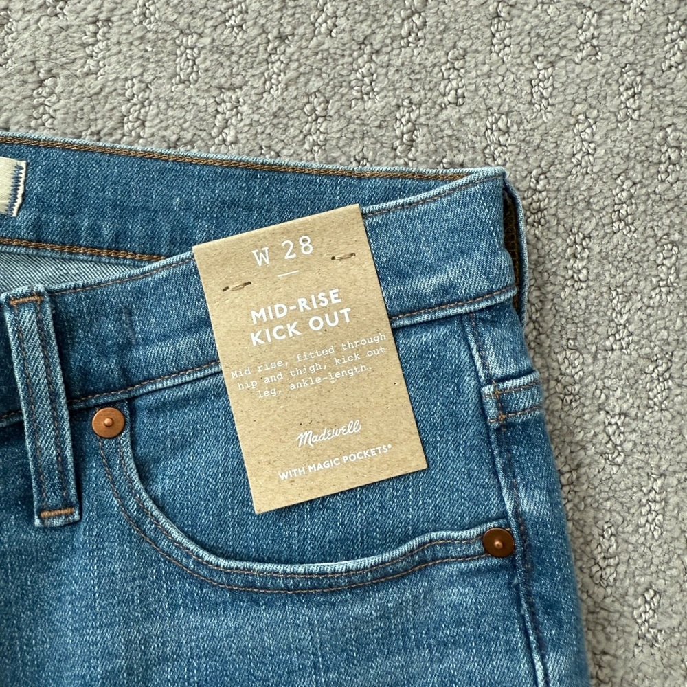 Madewell Mid-Rise Kick Out Crop Jeans in Cherryville Wash: Raw-Hem Edition - Picture 6 of 10